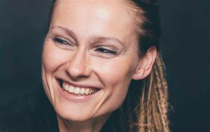 Dr. Adriana Marais