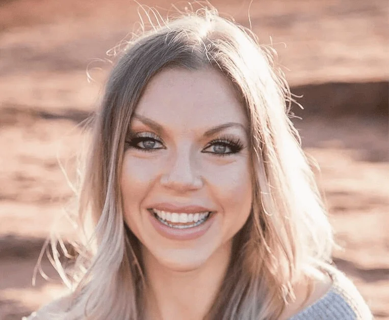 Elyse Archer -- She Sells Radio - Transforming Sales through Authenticity - The Sales Speaker