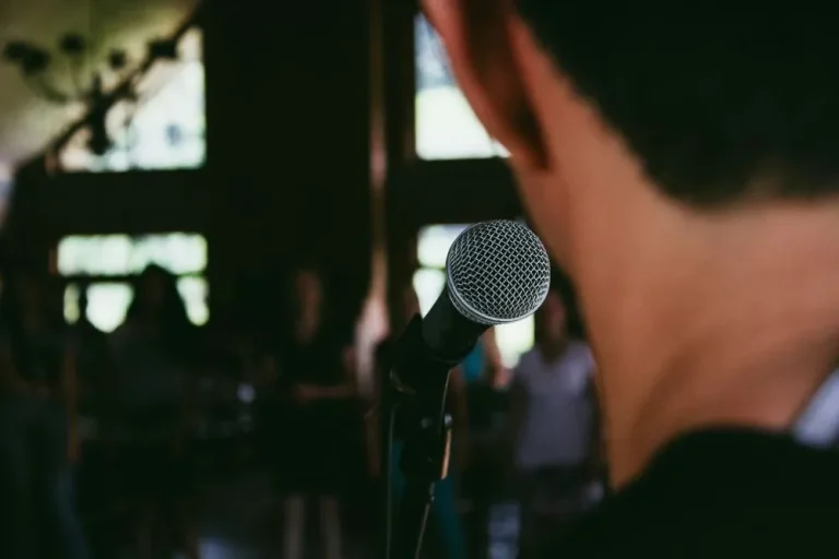 Know Before Booking a Keynote Speaker