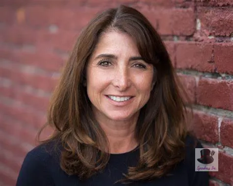 Lisa Tanzer - Image 02 (April 28, 2026)