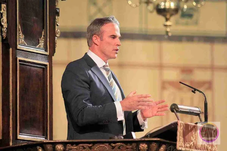 Lewis Pugh: UN Patron of the Oceans - Image 01 (August 10, 2026)